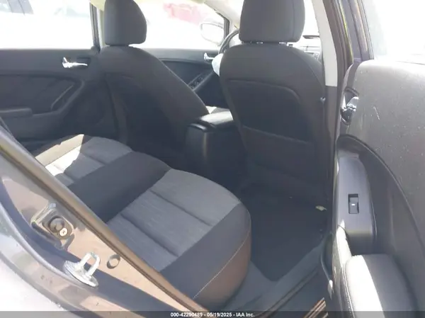KNAFX5A84G5508280 2016 KIA FORTE - Image 8