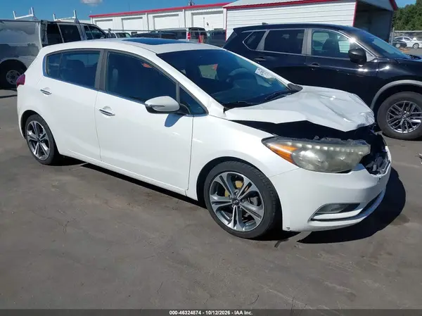 KNAFX5A84G5605169 2016 KIA FORTE - Image 1