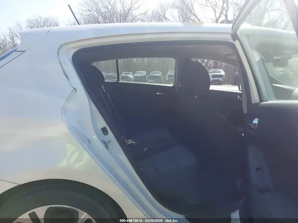 KNAFX5A84G5628967 2016 KIA FORTE - Image 8