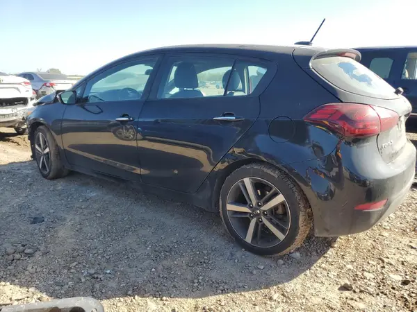 KNAFX5A84H5706830 2017 KIA FORTE - Image 2