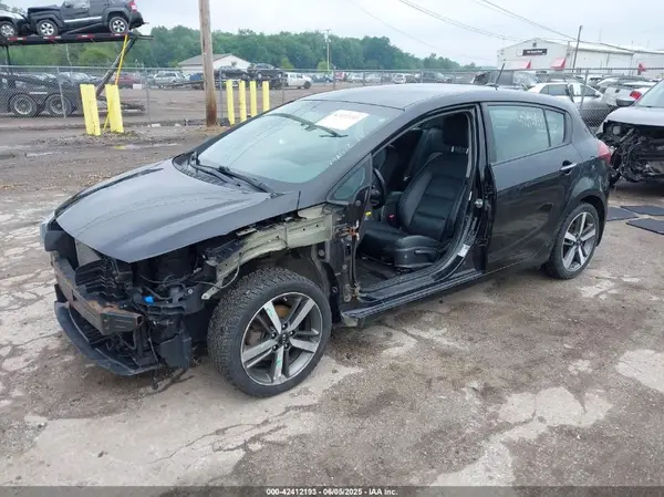 KNAFX5A84H5711350 2017 KIA FORTE - Image 2