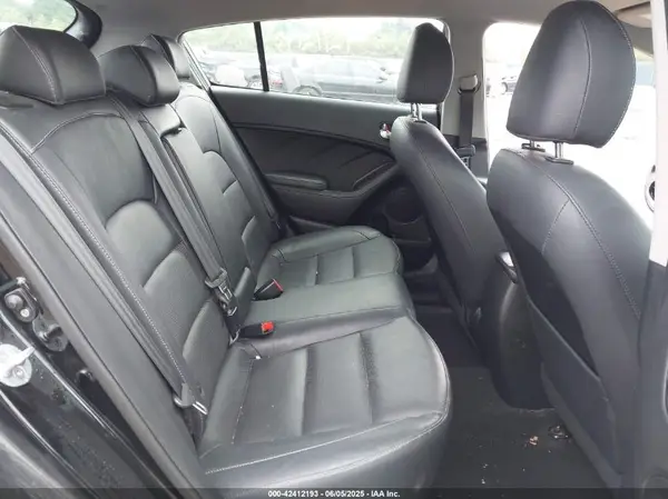 KNAFX5A84H5711350 2017 KIA FORTE - Image 8