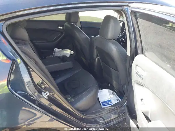 KNAFX5A84H5715043 2017 KIA FORTE - Image 8