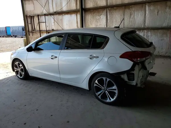 KNAFX5A85G5617766 2016 KIA FORTE - Image 2