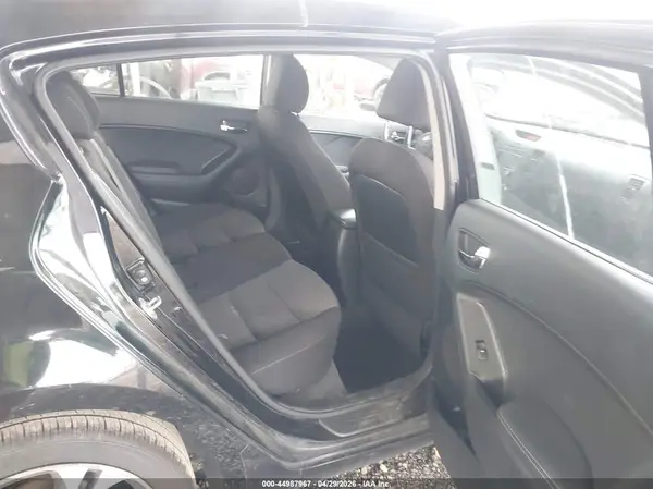 KNAFX5A85G5626936 2016 KIA FORTE - Image 8