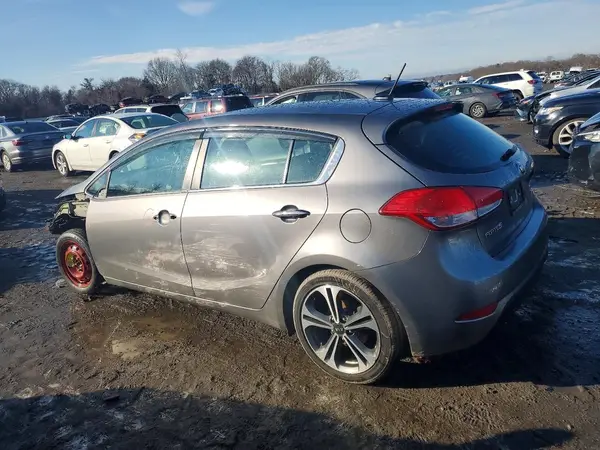 KNAFX5A85G5628900 2016 KIA FORTE - Image 2
