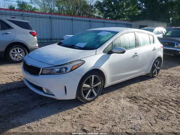 KNAFX5A85H5727556 2017 KIA FORTE - Image 2