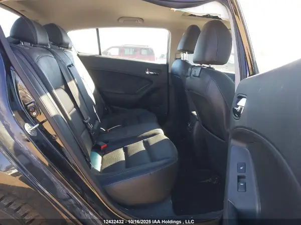 KNAFX5A85J5769277 2018 KIA FORTE - Image 8