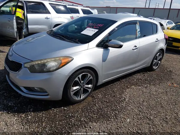 KNAFX5A86G5548022 2016 KIA FORTE - Image 2