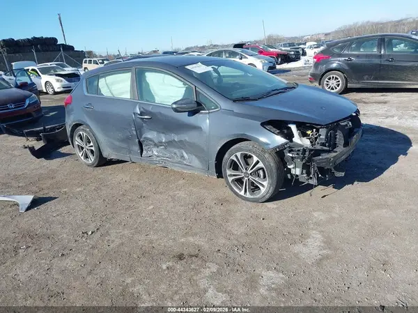 KNAFX5A86G5627075 2016 KIA FORTE - Image 1