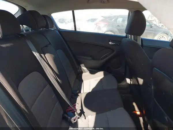KNAFX5A86G5627075 2016 KIA FORTE - Image 8