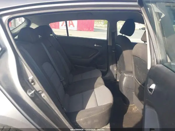 KNAFX5A86G5631157 2016 KIA FORTE - Image 8