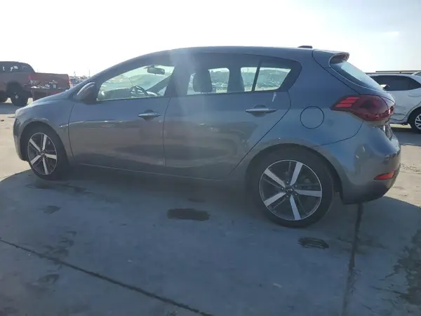 KNAFX5A86H5706330 2017 KIA FORTE - Image 2