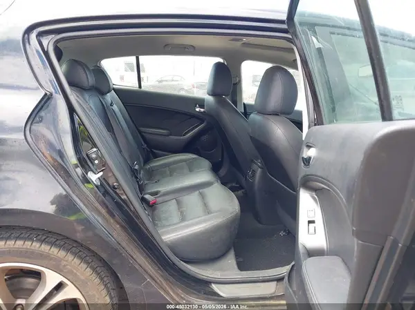 KNAFX5A87G5601276 2016 KIA FORTE - Image 8