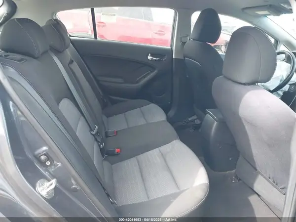 KNAFX5A87G5631104 2016 KIA FORTE - Image 8
