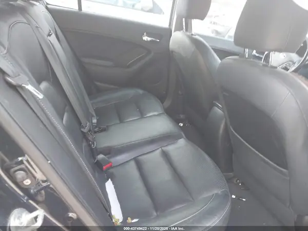 KNAFX5A87H5719040 2017 KIA FORTE - Image 8
