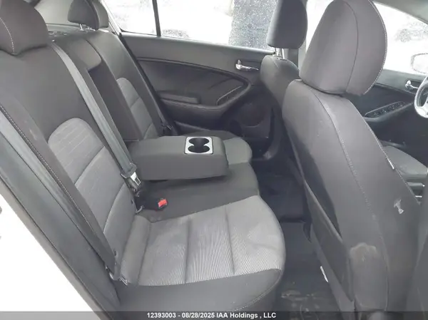 KNAFX5A88G5465854 2016 KIA FORTE - Image 8