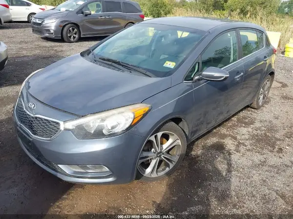 KNAFX5A88G5599845 2016 KIA FORTE - Image 2