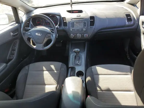 KNAFX5A88G5626459 2016 KIA FORTE - Image 8