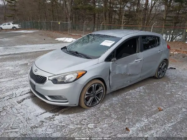 KNAFX5A88G5628227 2016 KIA FORTE - Image 2