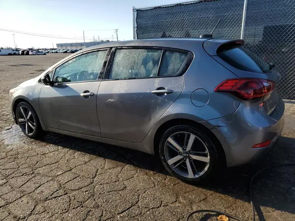 KNAFX5A88H5715515 2017 KIA FORTE - Image 2