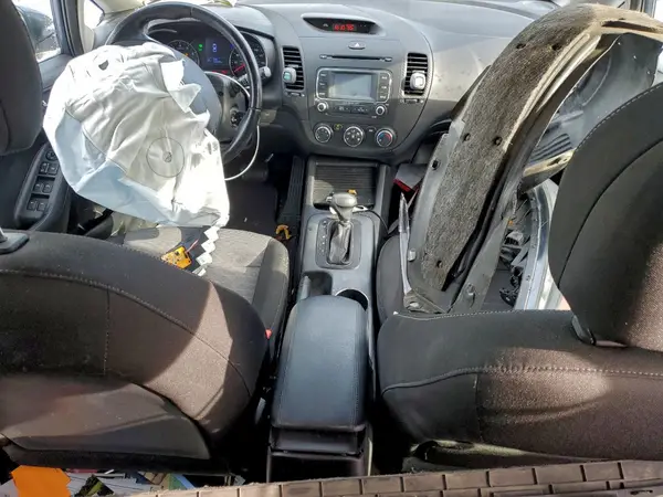KNAFX5A89G5627099 2016 KIA FORTE - Image 8