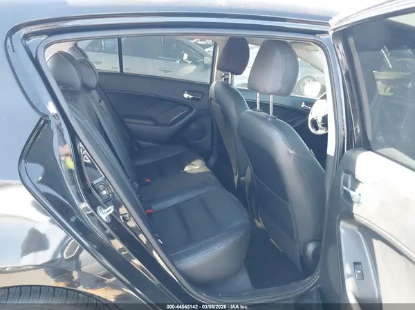 KNAFX5A89H5668706 2017 KIA FORTE - Image 8