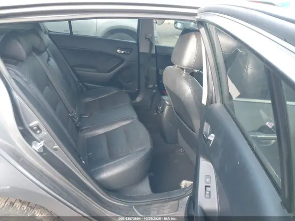 KNAFX5A8XG5545625 2016 KIA FORTE - Image 8
