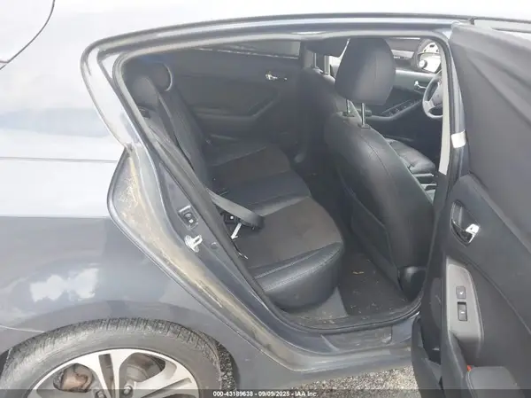 KNAFX5A8XG5546161 2016 KIA FORTE - Image 8