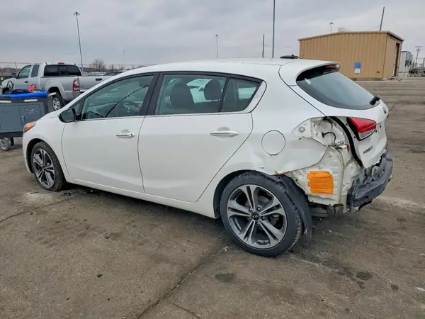 KNAFX5A8XG5627841 2016 KIA FORTE - Image 2