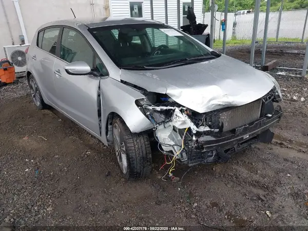 KNAFX5A8XG5629279 2016 KIA FORTE - Image 1