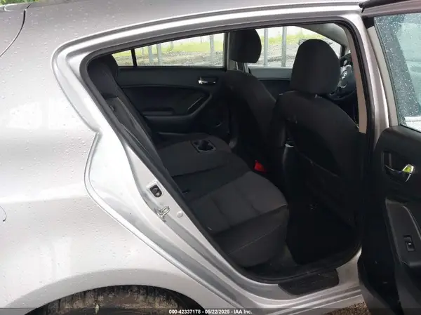 KNAFX5A8XG5629279 2016 KIA FORTE - Image 8