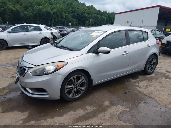 KNAFX5A8XG5629282 2016 KIA FORTE - Image 2