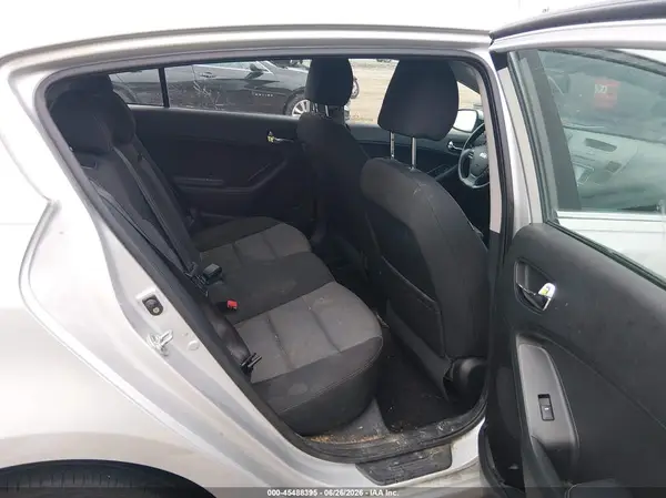 KNAFX5A8XG5629282 2016 KIA FORTE - Image 8