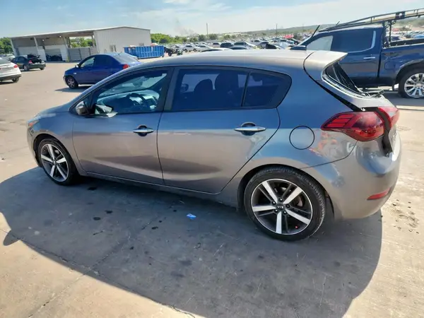 KNAFX5A8XH5706833 2017 KIA FORTE - Image 2