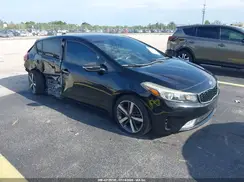 KNAFX5A8XH5724877 2017 KIA FORTE