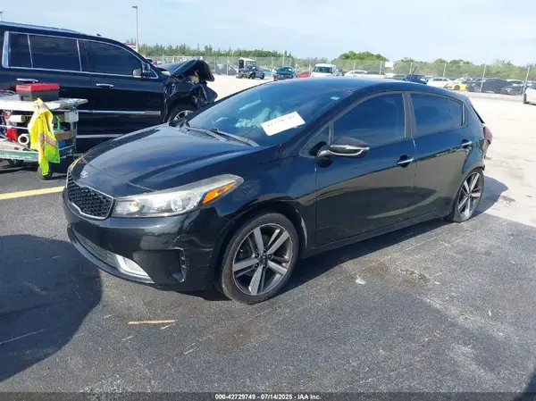 KNAFX5A8XH5724877 2017 KIA FORTE - Image 2