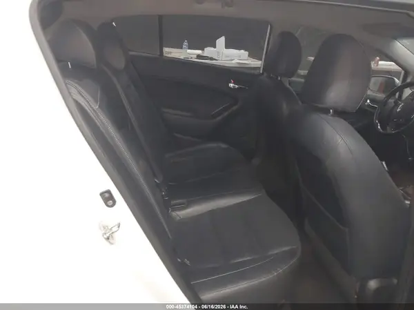 KNAFX5A8XH5725320 2017 KIA FORTE - Image 8