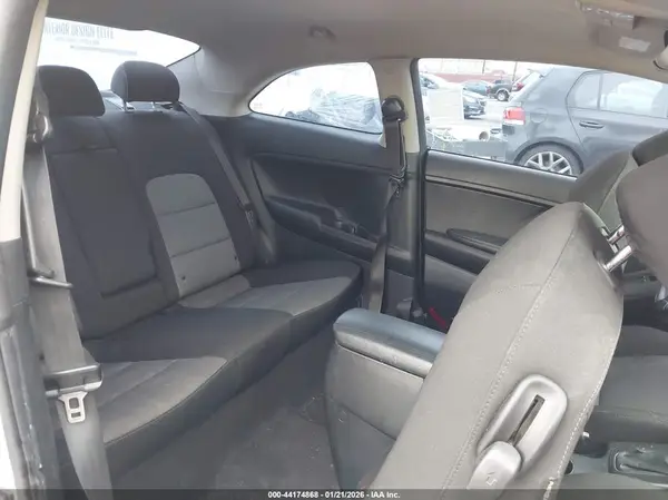 KNAFX6A81G5597697 2016 KIA FORTE - Image 8