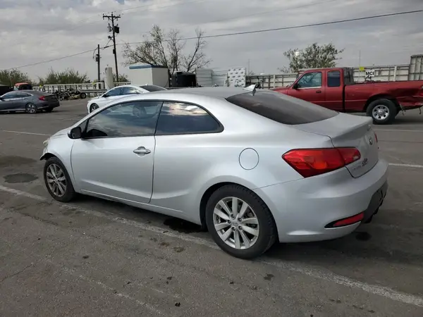 KNAFX6A84G5572521 2016 KIA FORTE - Image 2