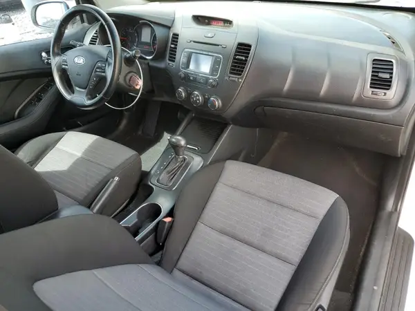 KNAFX6A84G5574365 2016 KIA FORTE - Image 8