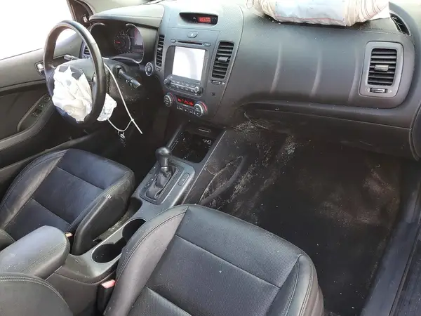 KNAFX6A84G5623676 2016 KIA FORTE - Image 8