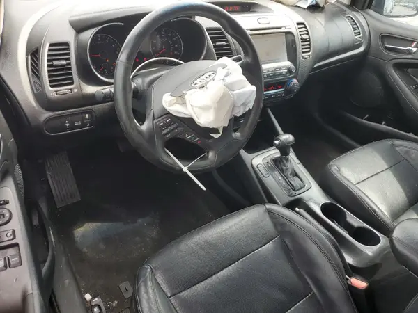 KNAFX6A85G5621631 2016 KIA FORTE - Image 8