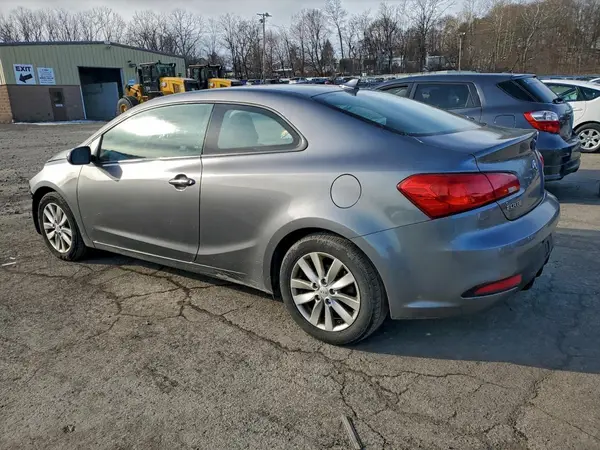 KNAFX6A85G5641457 2016 KIA FORTE - Image 2