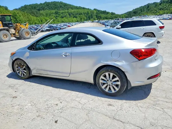 KNAFX6A89G5582784 2016 KIA FORTE - Image 2