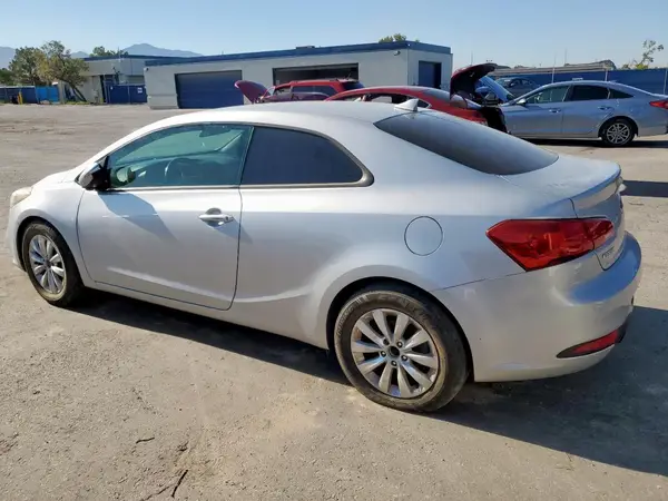 KNAFX6A8XG5574807 2016 KIA FORTE - Image 2