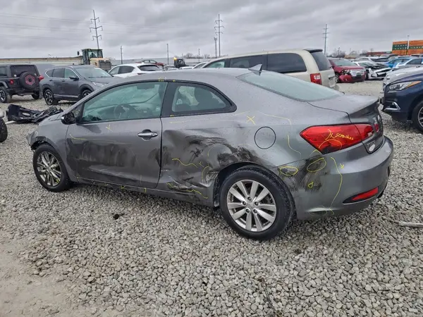 KNAFX6A8XG5635475 2016 KIA FORTE - Image 2