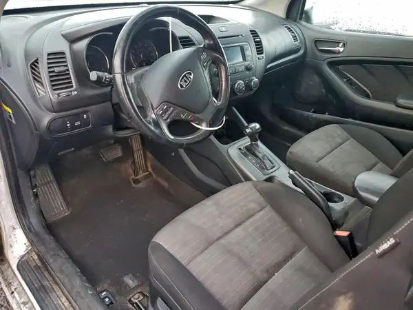 KNAFX6A8XG5641499 2016 KIA FORTE - Image 8