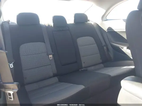 KNAFX6A8XG5657749 2016 KIA FORTE - Image 8