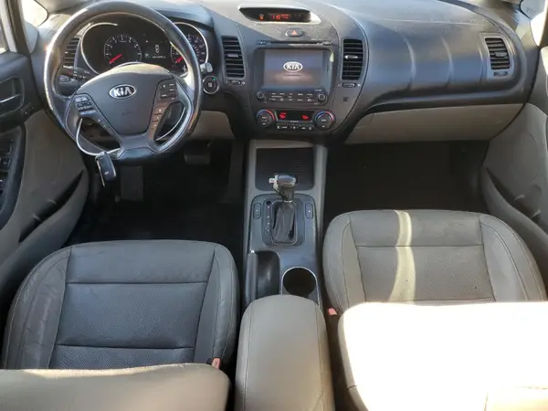 KNAFZ4A80G5463567 2016 KIA FORTE - Image 8